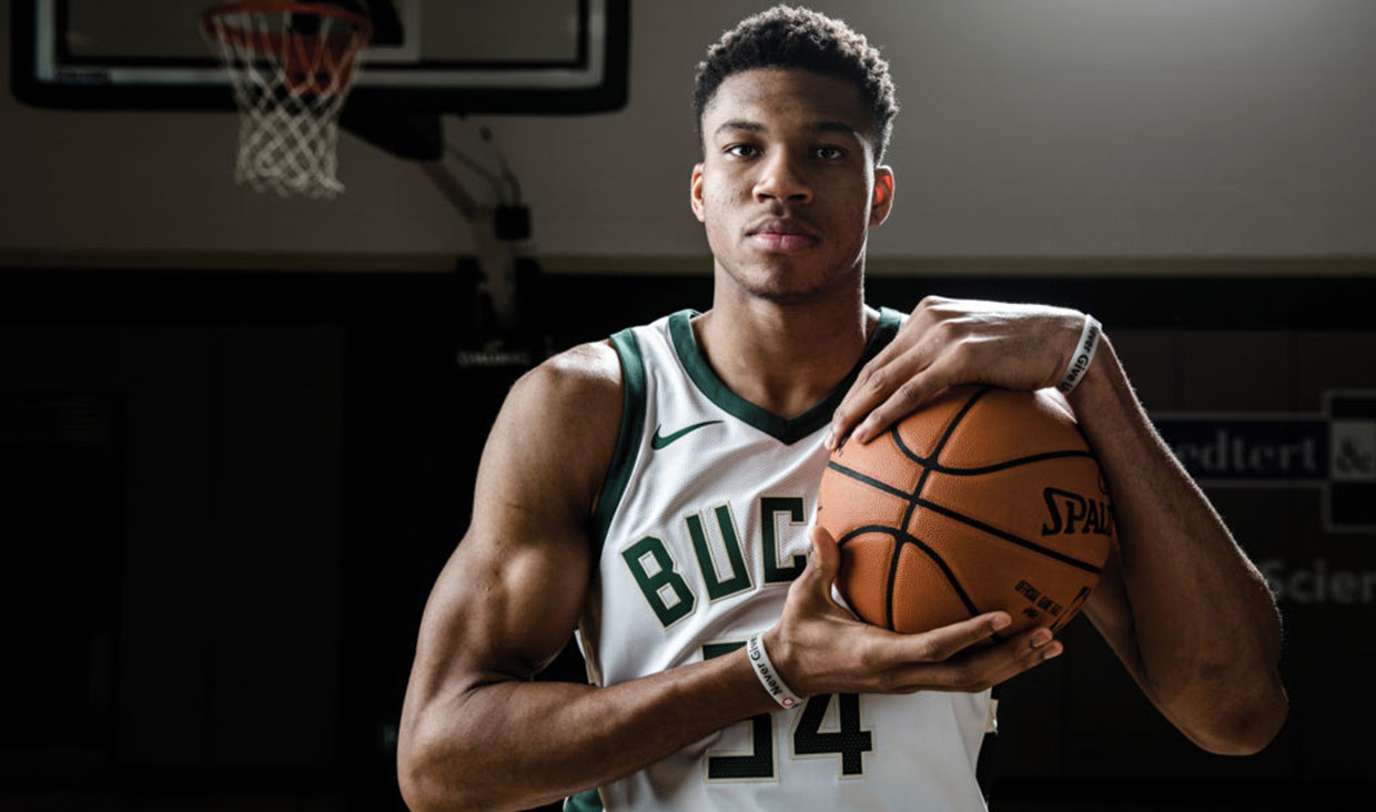 Wuihh! Bintang NBA Ini Jago Juggling Kayak Pesepakbola